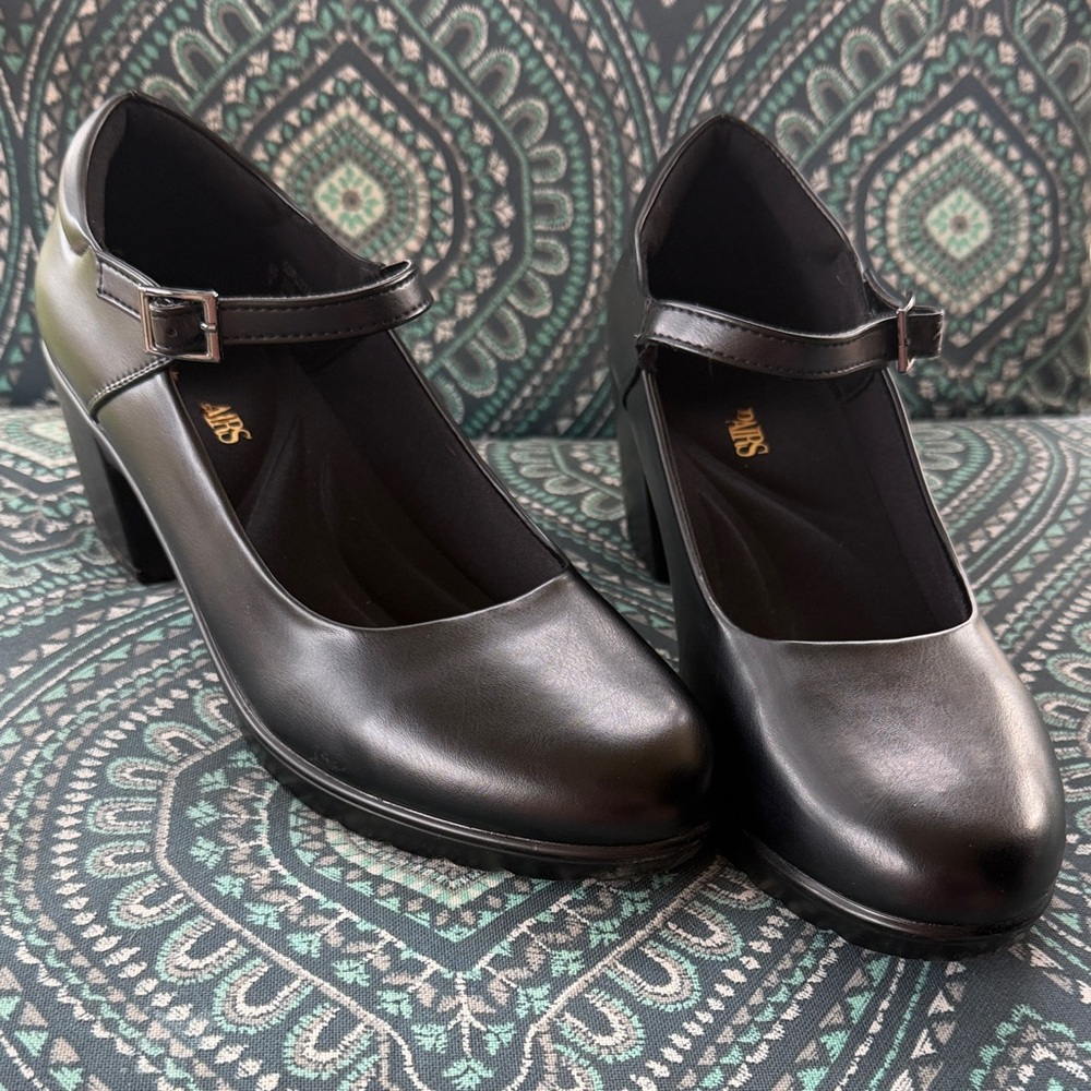 DREAM PAIRS black Mary Jane size 9